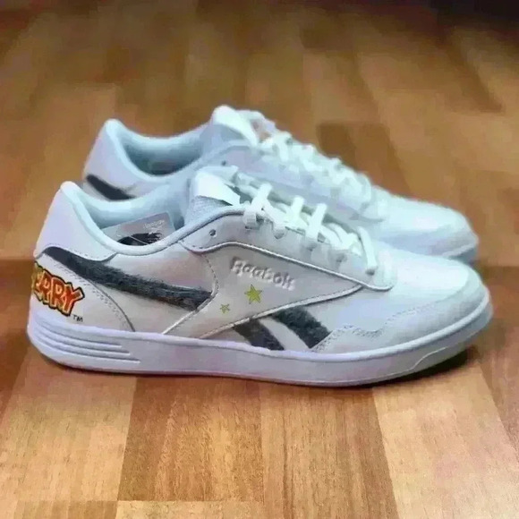 💰HUGE CLEARANCE SALE 💰 Reebok Tom & Jerry Furry Fluffy Womens Shoes - Picture 8 of 14